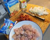 Foto del paso 1 de la receta: Patatas al horno con chorizo patatero y pollo