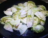 รูปขั้นตอนการทำที่ 2 ของ แขนงผัดหมูกรอบ