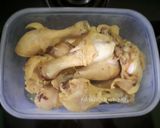 Foto langkah ke 4 dari resep Ayam Ungkep Goreng Telur.