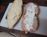 Foto del paso 6 de la receta: Bocadillo de lomo con tortilla francesa, tomate asado y alioli