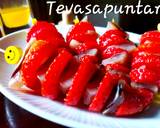 Foto del paso 2 de la receta Fresas con anchoas o sardinas ahumadas 🍓🍓🐟🍊🍊