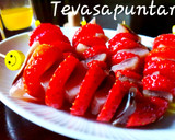 Foto del paso 2 de la receta: Fresas con anchoas o sardinas ahumadas 🍓🍓🐟🍊🍊
