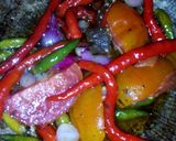 Foto langkah ke 2 dari resep Pecak cucut manis pedas.