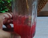Foto langkah ke 2 dari resep Strawberry Creamy Matcha.