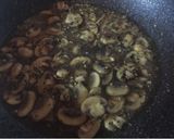 Foto langkah ke 3 dari resep Creamy Mushroom Sauce.