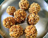 A picture of step 4 of Murmura Ladoos/Puffed Rice Laddoo.
