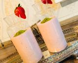 عکس مرحله 1 از دستور میلک شیک توت فرنگی 🍓