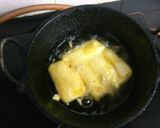 A picture of step 3 of Pazham pori.