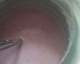 A picture of step 3 of Strawberry Thick Shake.