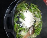Foto del paso 6 de la receta: Setas ostra con espárragos y jamón