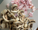 Foto del paso 2 de la receta: Pasta con nata, champiñones y bacon a la trufa