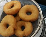 Foto langkah ke 6 dari resep Donat Gula dan coklat.