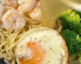 A picture of step 4 of Broccoli & Shrimp Noodle Soup.
