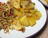 Foto del paso 4 de la receta: Abadejo marinado con gulas picantes y patatas con bacon