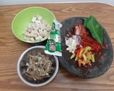 Foto langkah ke 1 dari resep Santan Daun Singkong Tempe dan Teri.