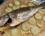 Foto del paso 4 de la receta: Lubina al horno con patatas