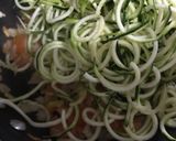 Foto del paso 2 de la receta: Tortilla con fideos de zucchini