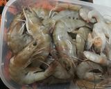 Foto langkah ke 1 dari resep Udang saus pedas 🦐.
