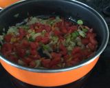 Foto del paso 1 de la receta: Patitas de cerdo con garbanzos y chorizo