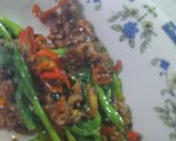 Foto langkah ke 4 dari resep Tumis Kailan Daging Cincang.