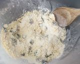 A picture of step 3 of Cheese and olive muffins.
