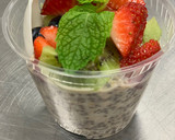Foto del paso 2 de la receta: Yogurt natural con chía y frutas naturales