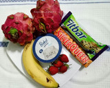 Foto langkah ke 1 dari resep Dragon Smoothie Bowl.