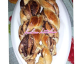 A picture of step 4 of Twisted Nutella bread.