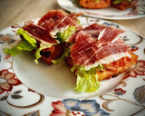 Foto del paso 5 de la receta: Torrijas saladas de tomate y jamón ibérico