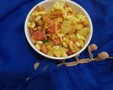 A picture of step 2 of Sukhi bhel.