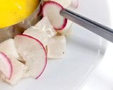Foto del paso 4 de la receta: Ceviche de merluza con salsa de mango y jengibre