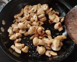 A picture of step 7 of Creamy Mushroom masala gravy.