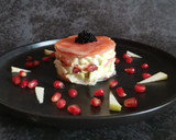 Foto del paso 4 de la receta: Timbal de salmón con ensalada de col y manzana