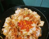 Foto langkah ke 5 dari resep Kimchi Bokkeumbap (Kimchi Fried Rice - Nasi Goreng Kimchi).