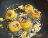 A picture of step 5 of Karjat batata vada.