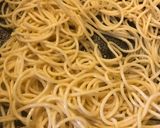 Foto del passaggio 3 della ricetta Spaghetti in padella 3 rucola e guanciale