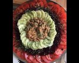 Une image de l'étape 2 de Salade composée tomates betteraves concombre anchois et maquereau.