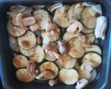 Foto del paso 5 de la receta: Merluza con calabacín al horno