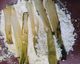 Foto del paso 5 de la receta: Calçots rebozado en Orly de romesco