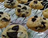 Foto langkah ke 10 dari resep Oreo Softbaked Cookies.
