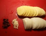 Foto del paso 2 de la receta Lenguado al horno con patatas y cebollas