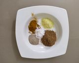 Foto langkah ke 2 dari resep Ayam Goreng Bawang.