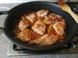 Pollo en salsa al curry y cúrcuma