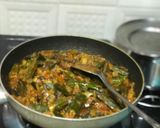 A picture of step 4 of Bhindi/Okra Masala Fry.