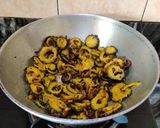 A picture of step 6 of Garlic Karela.