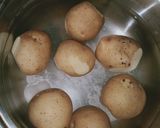 A picture of step 1 of Chicken cheese smashed potatoes.