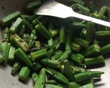 A picture of step 4 of Mustard Okra / Bhindi.