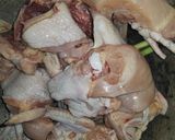 Foto langkah ke 1 dari resep Ayam Goreng Lengkuas.