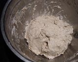 Foto del paso 4 de la receta: Pan de molde de harina integral (sin amasado)