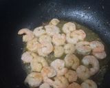 Foto langkah ke 2 dari resep Udang Goreng Mentega.